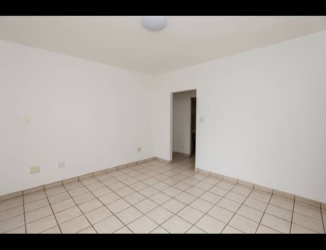 3 BEDROOM TOWNHOUSE FOR SALE IN ESSENWOOD